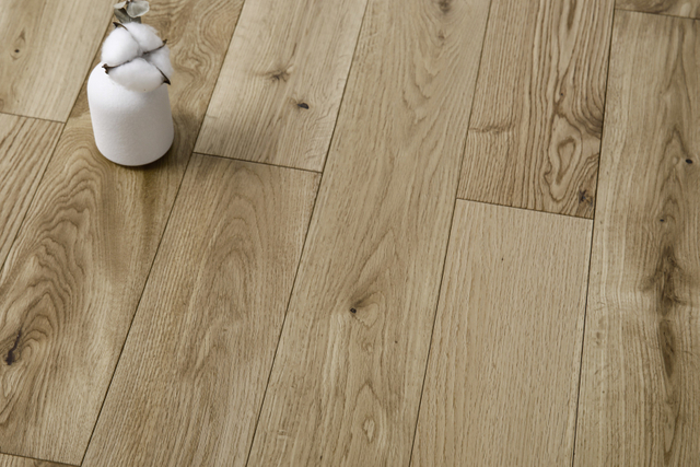 European Imported White Oak For Indoor Use Solid Wood Flooring