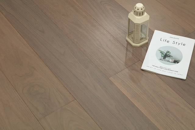 1.9m Length Hardwood Veneer Engineered Flooring High Quality Indoor Bedroom Living Room Engineered Flooring