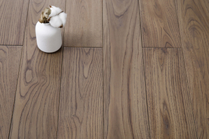 Factory Store Sales Oak Solid Wood Flooring for Kitchen 610mm Length Hardwood Flooring Unfinished Interior Flooring