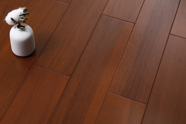 Traditional Solid Wood Flooring Red Color Hardwood Flooring Indoor Living Room Bedroom Use