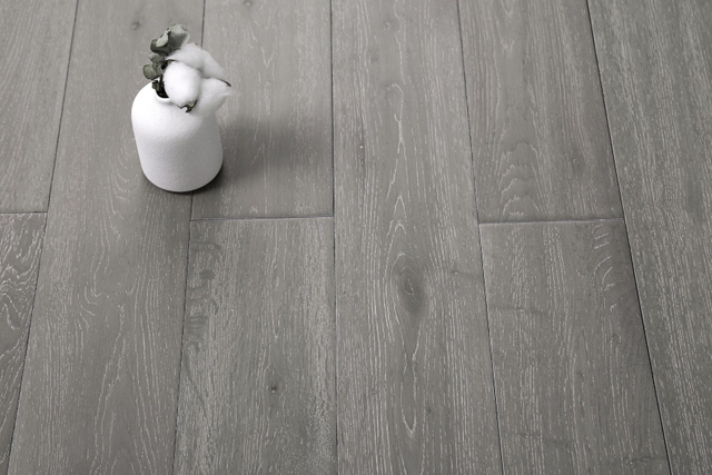 Indoor oak solid wood flooring T&G multi color hardwood flooring made in China