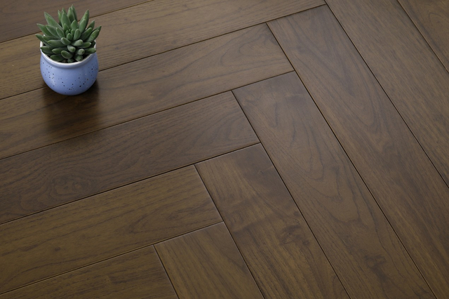 Interior Design 610mm Indoor Solid Wood Flooring T&G Locust Hardwood Flooring For Home