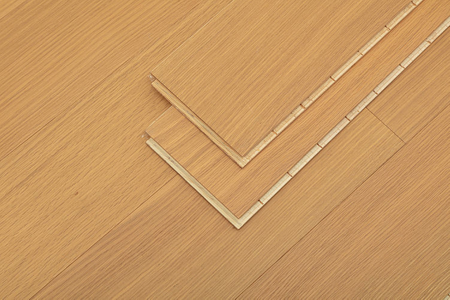 Indoor Engineered Floor Decoration Three-Layer Natural Log Veneer Eco 1210mm Length Engineered Wood Flooring