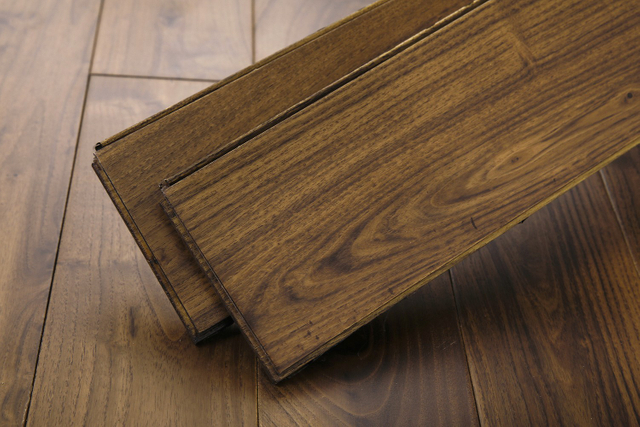 Interior Designer Use Solid Hardwood Flooring Walnut Dark Color 18mm Indoor Bedroom Living Room 100% Solid Wood