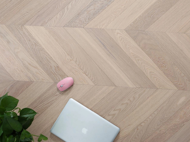 Salon Fishbones Matte Engineered Wood Flooring