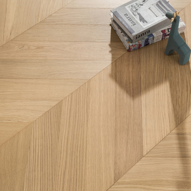 Fishbone Engineered Wood Flooring Wear-Resisting Herringbone Straight 1.2mm Veneer Thickness White Oak Engineering Flooring