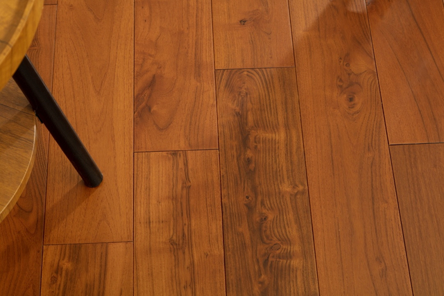 Chinese Factory Produces Solid Wood Flooring Teak Color Flooring For Indoor Use Hardwood