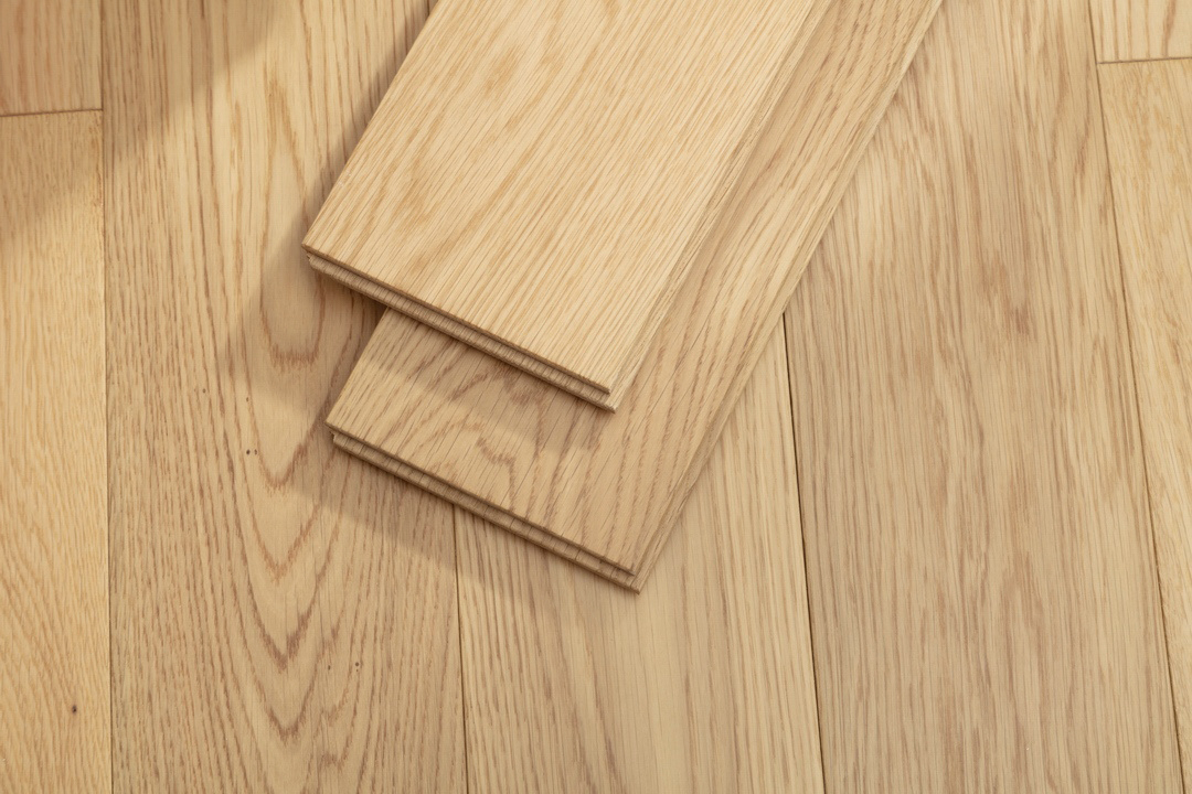 <strong>Leisure style oak wood color</strong>